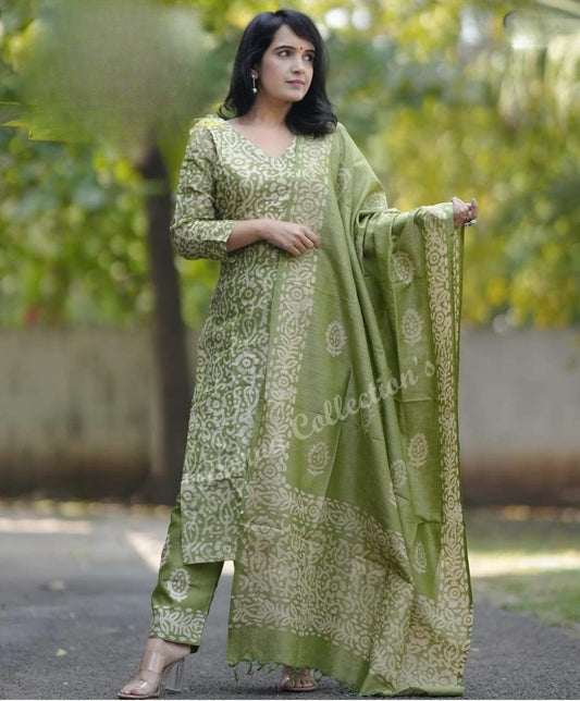 Women Cotton Green Kurta Pant with Dupatta Set