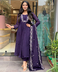 Women Purple Cotton Kurta Pant and Organza Dupatta set