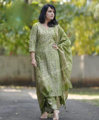 Women Cotton Green Kurta Pant with Dupatta Set