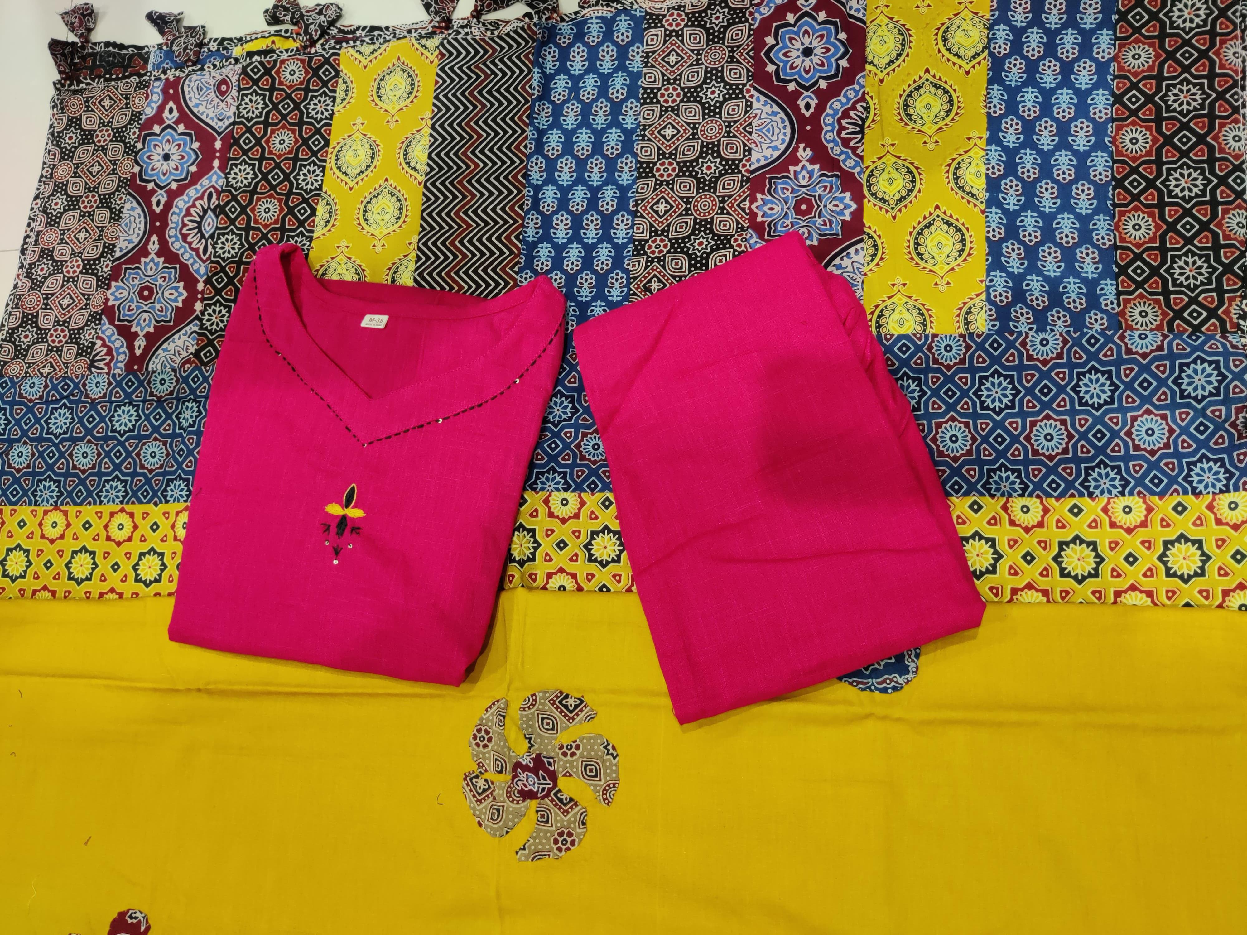 Women Cotton Red Sleeveless Kurta Pant and Dupatta set