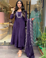 Women Purple Cotton Kurta Pant and Organza Dupatta set