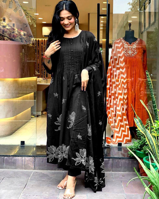 Women Cotton Black Kurta Pant and Dupatta set