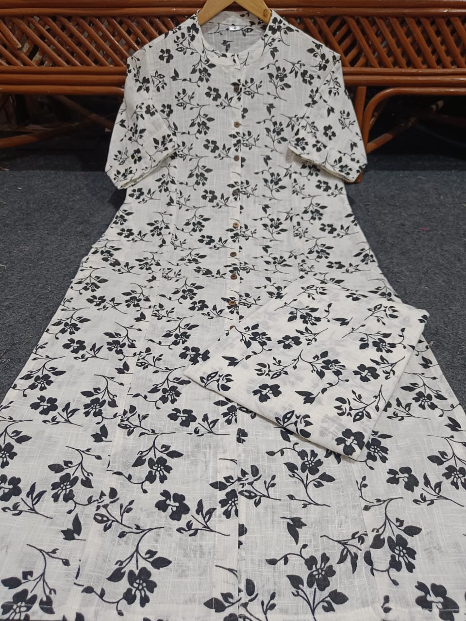 Timeless Floral Charm Kurta And Pant Set